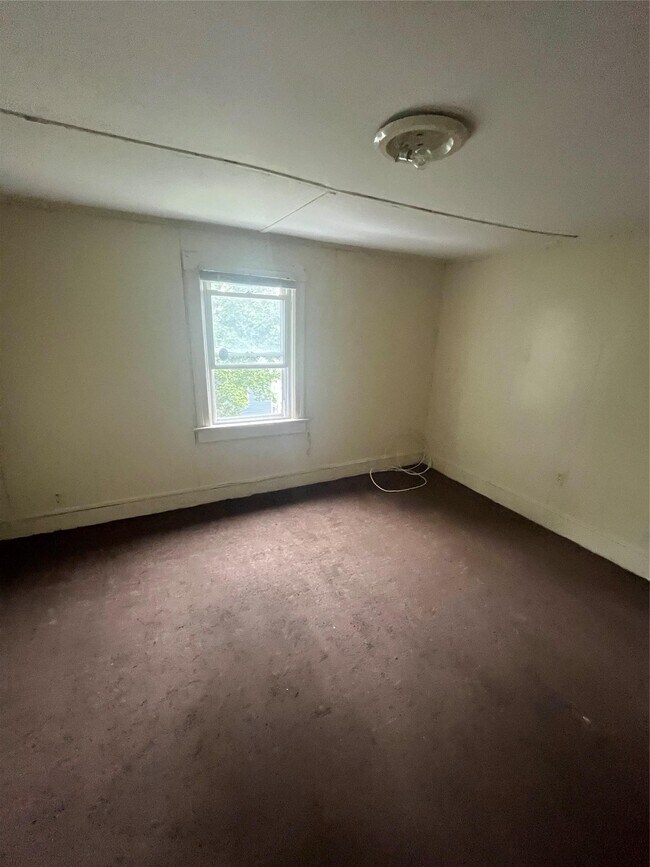 Building Photo - 57 Capron St