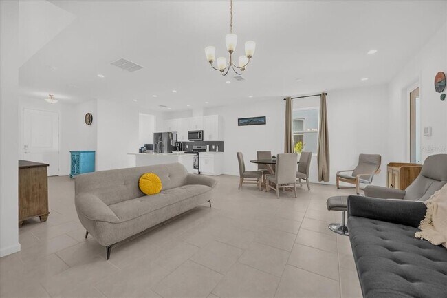 Building Photo - 2508 Cedar Rose St