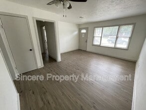 Building Photo - 1515 Casady Ln