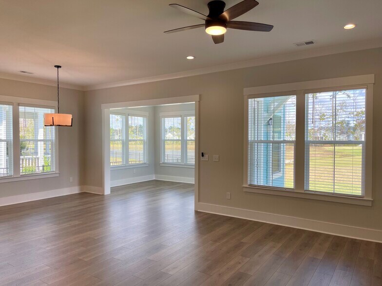 Building Photo - 2034 Comradery Way