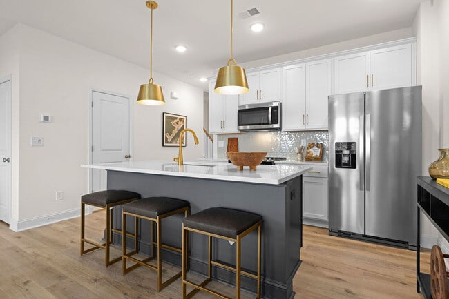 Building Photo - Oak Lake Townhomes