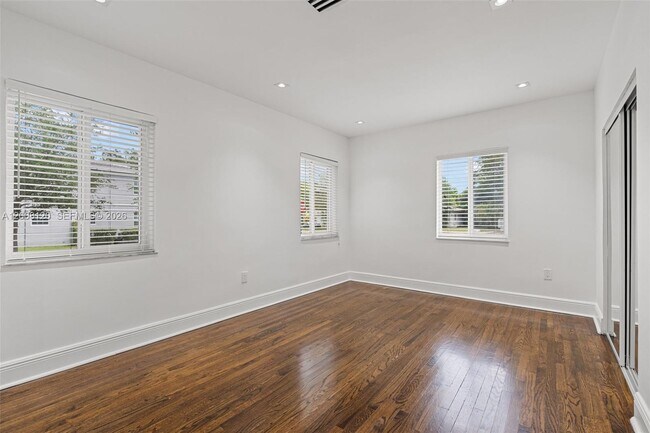 Building Photo - 3500 Ponce de Leon Blvd