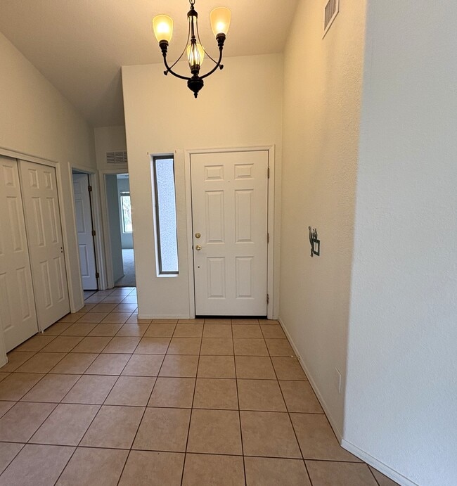 Building Photo - 1870 E Purple Martin Ln