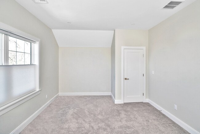 Building Photo - 54 Williams Ave