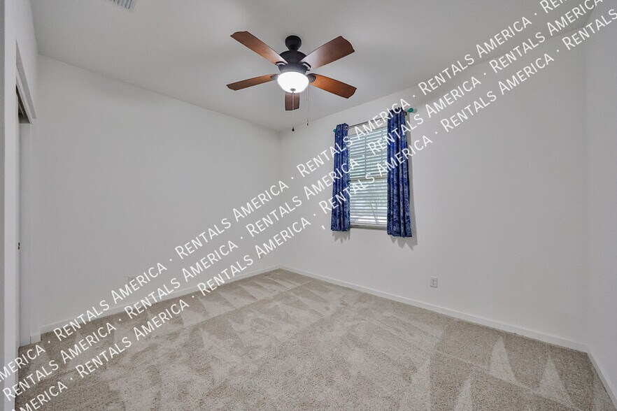 Building Photo - 1578 S 224th Ln