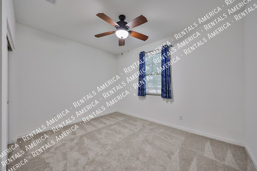 Building Photo - 1578 S 224th Ln