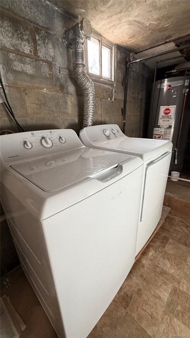 Building Photo - 2 Wyman St