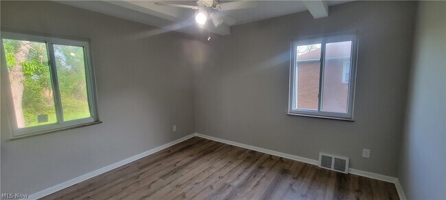 Building Photo - 4852 E 81st St