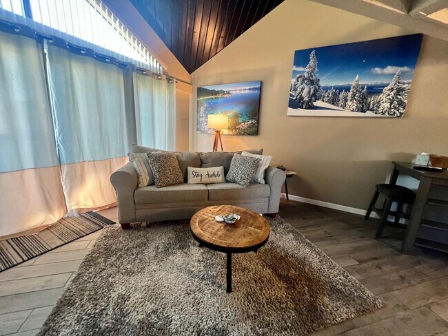 Building Photo - 497 Tahoe Keys Blvd