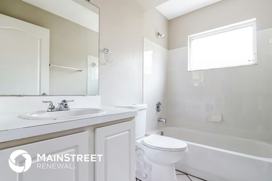 Building Photo - 1921 Tilden Pl