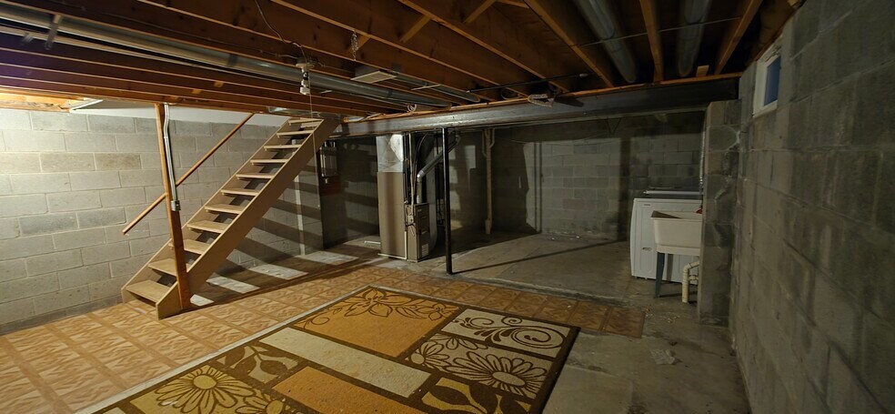 Building Photo - 5885 Callaway Cir