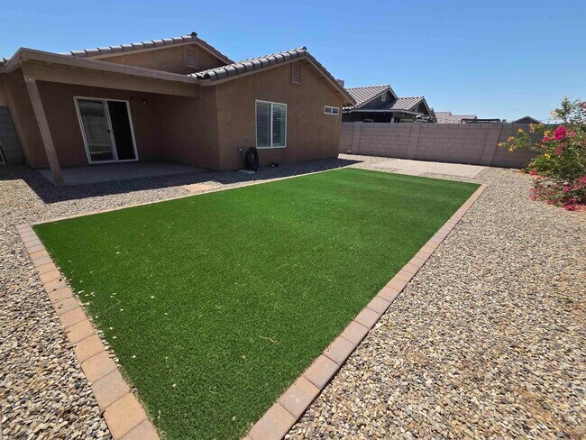 Building Photo - 4428 S Cholla Wy