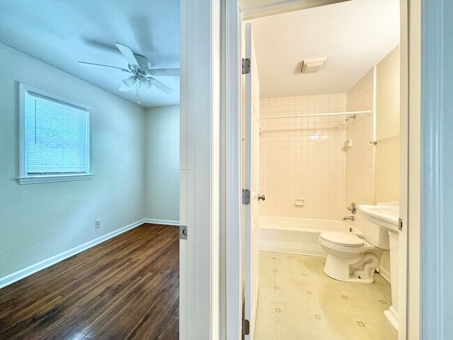 Building Photo - Cozy 2 Bedroom Home!!