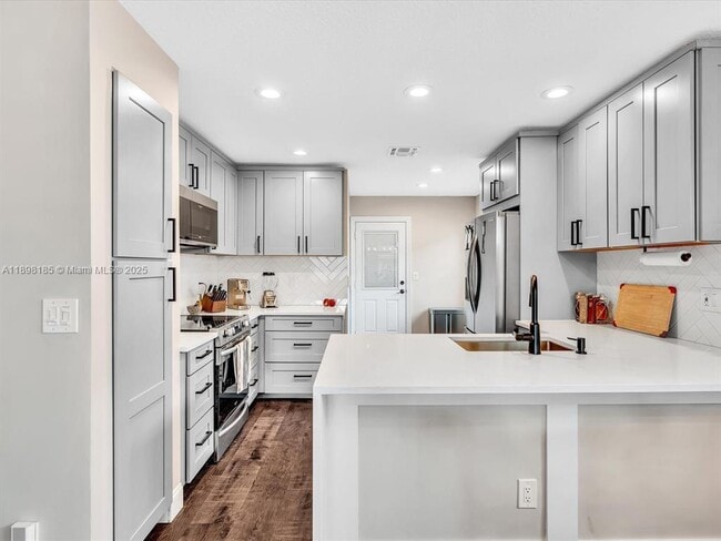 Building Photo - 2970 Myrtle Oak Cir