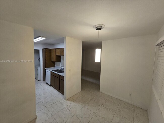 Building Photo - 4040 NW 87th Ave