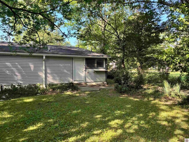 Building Photo - 1207 Markham Ave