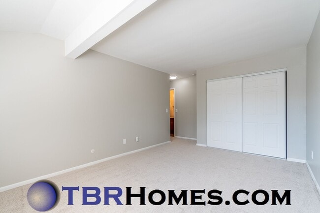 Building Photo - 6901 W 87th Way