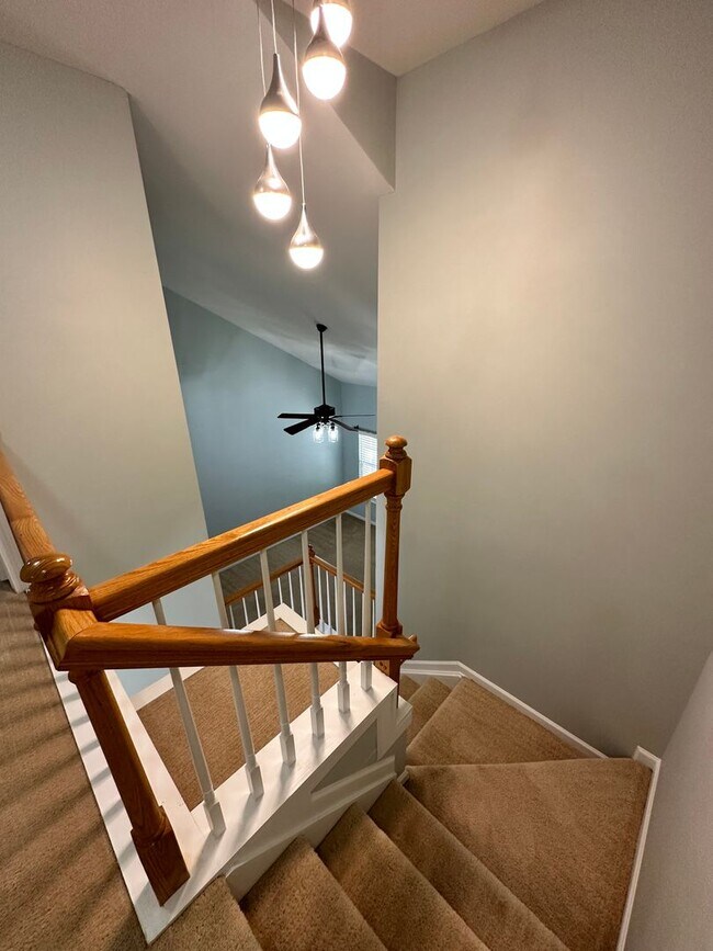 Building Photo - Exclusively Offered by Muse Realty Rentals...
