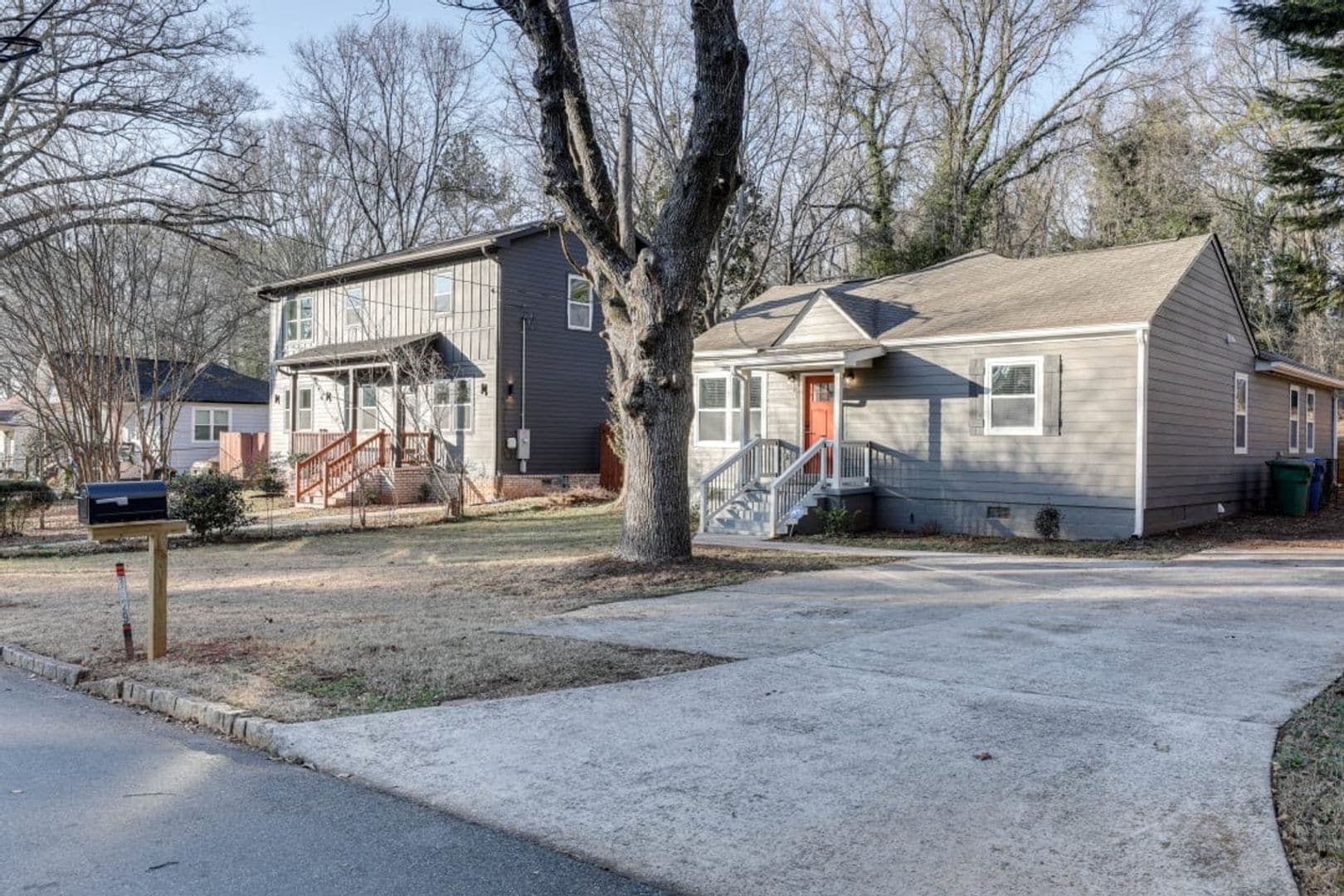 Building Photo - 1429 Almont Dr SW