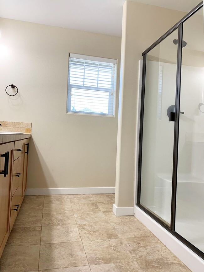 Building Photo - Close to Hi-Tech! 4bedroom near Quatma are...