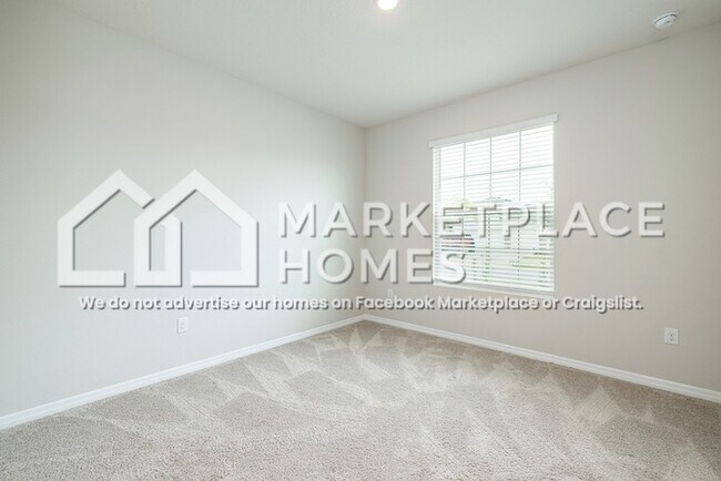 Building Photo - 10913 Laxer Cay Loop