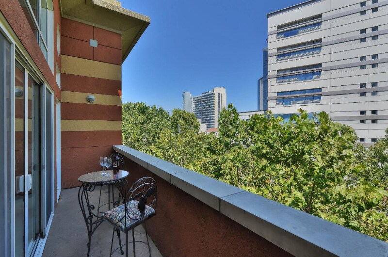 Building Photo - 130 E San Fernando St