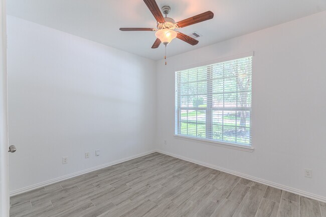 Building Photo - 54 N Marshside Pl