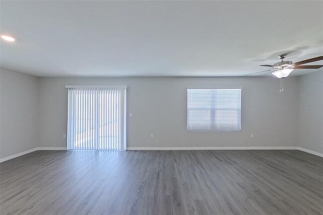Building Photo - 8704 SW 44th Ct
