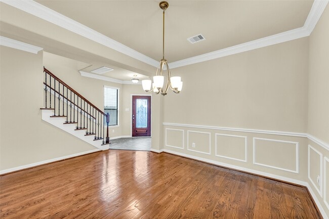 Building Photo - 1119 W 26th St