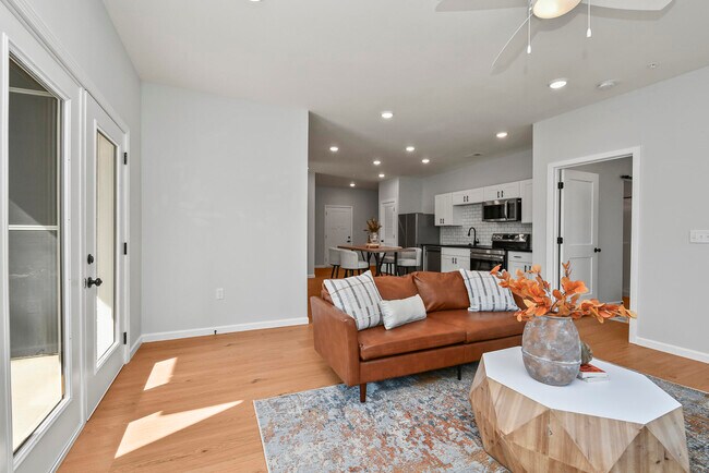 Building Photo - 505 W Grand St