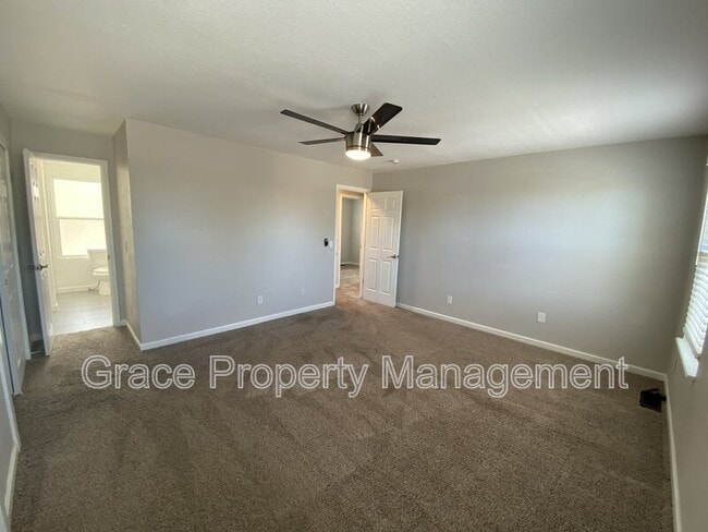Building Photo - 9371 Bellaire Dr