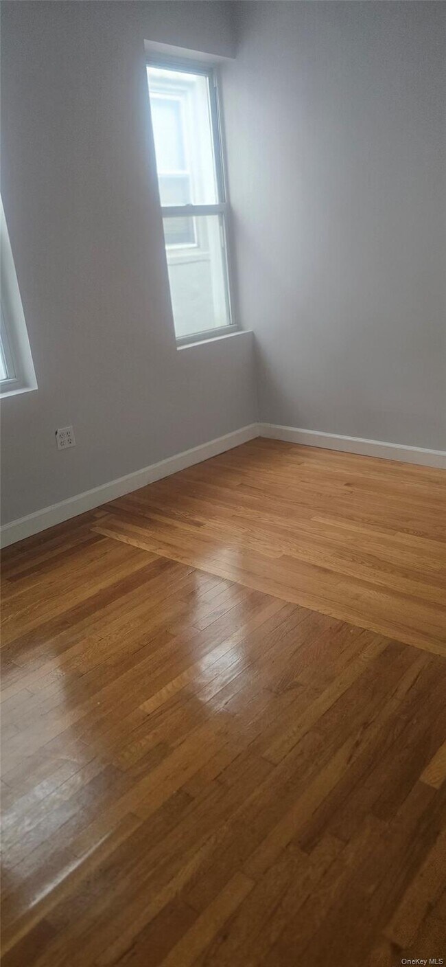 Building Photo - 125 W 227th St