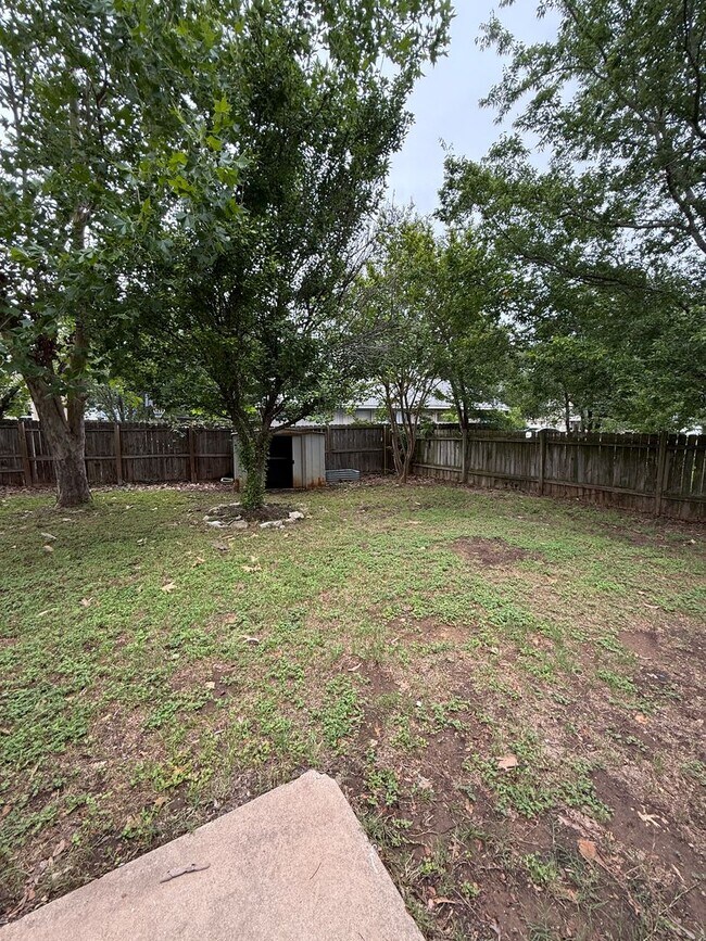 Building Photo - Cedar Park Cottage
