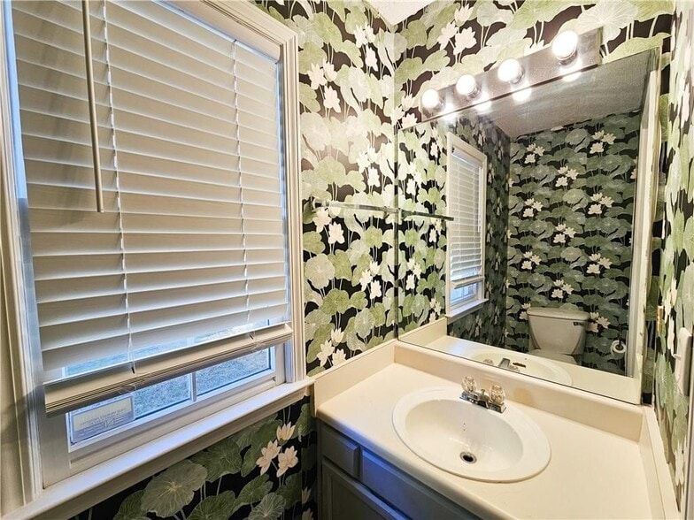 Building Photo - 2825 Binghampton Ln