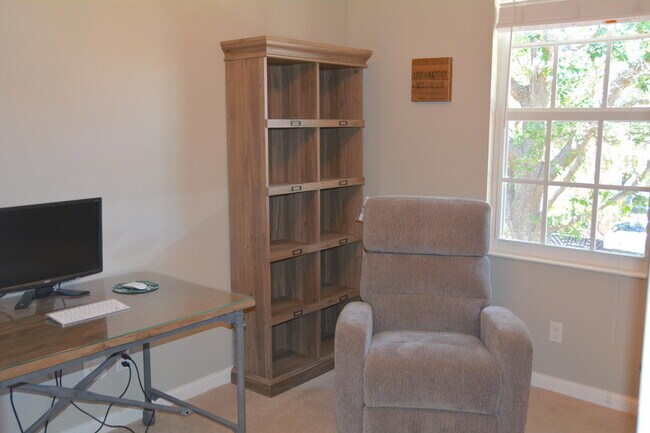 Building Photo - 3384 W Community Dr