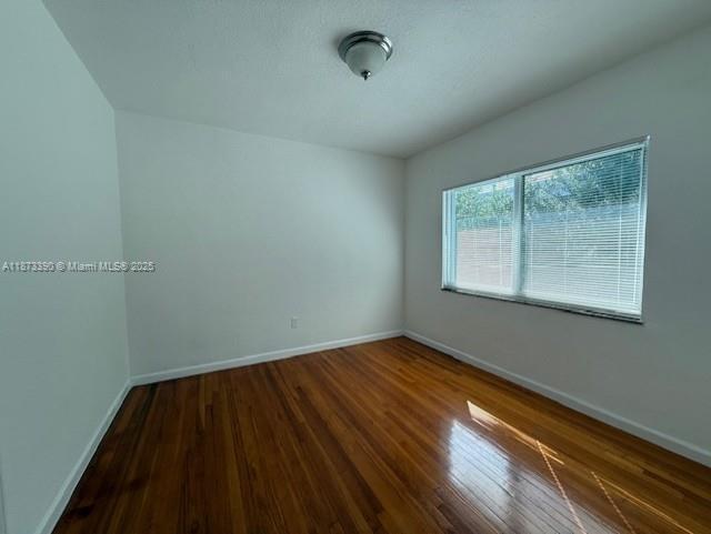 Building Photo - 7207 Bay Dr