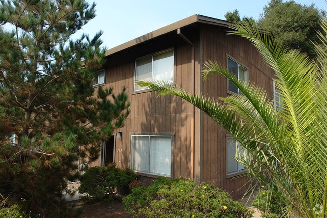 Building Photo - Aptos Apartments