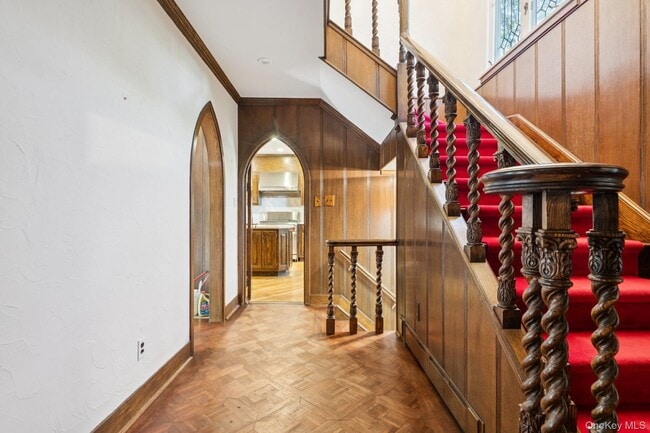 Building Photo - 18 Heights Rd