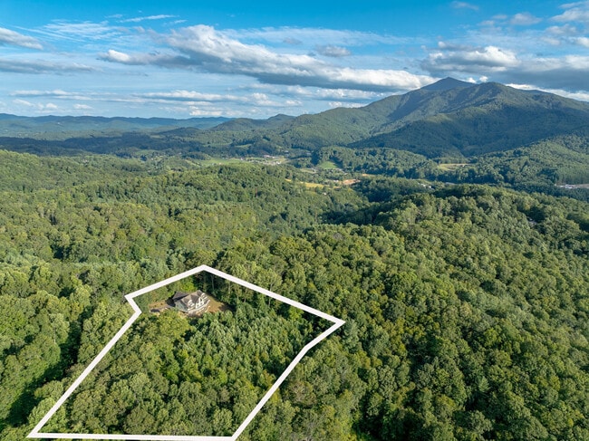 Building Photo - 452 Lotawatah Dr