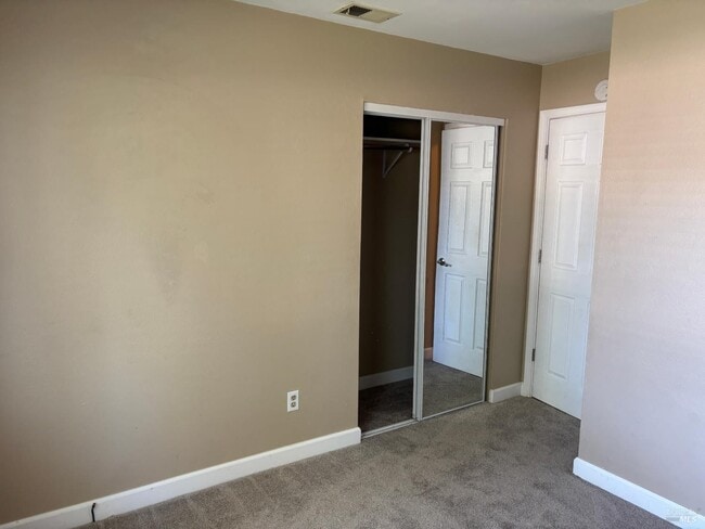 Building Photo - 954 Emily Ave