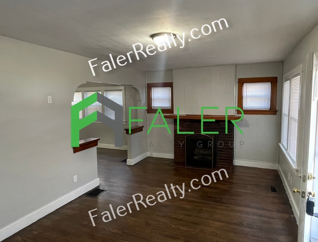Building Photo - Spacious 2-bedroom Home w/ Detached Garage