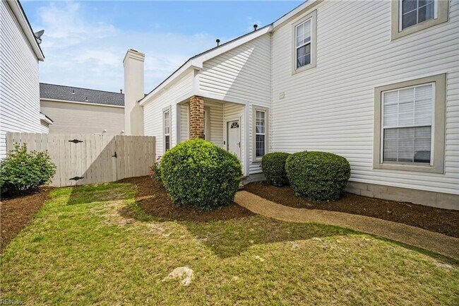 Building Photo - 2212 Creeks Edge Dr