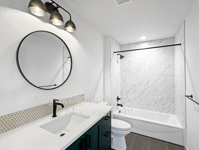 Building Photo - 3524 W Anderson St