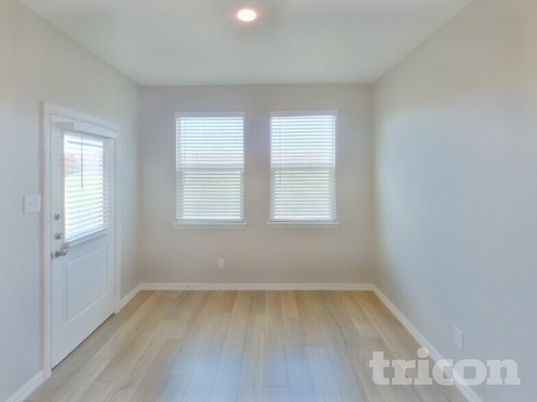 Building Photo - 231 Jenkinson Dr