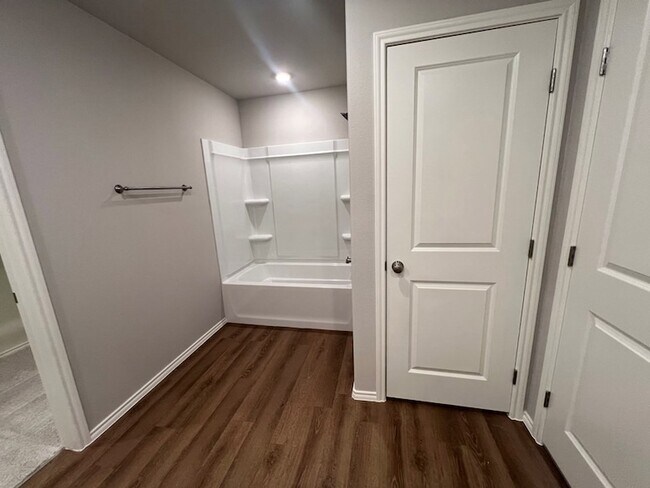 Building Photo - 7216 E County Rd 99