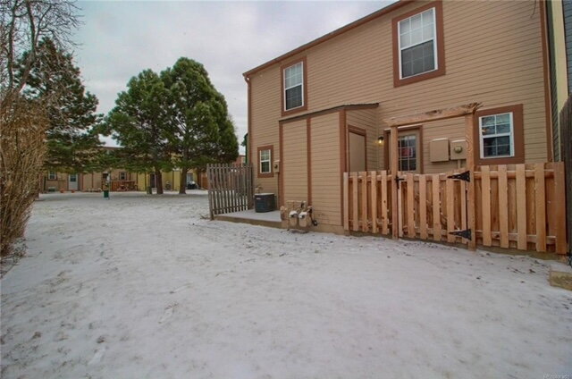 Building Photo - Charming Two-story, 1 bed, 1 Bath Townhome...