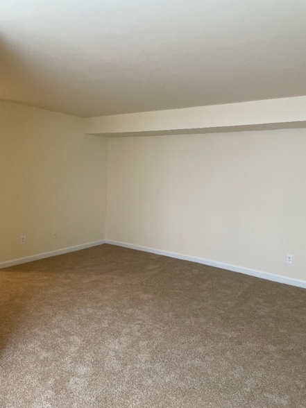 Building Photo - 730 Brandywine St SE