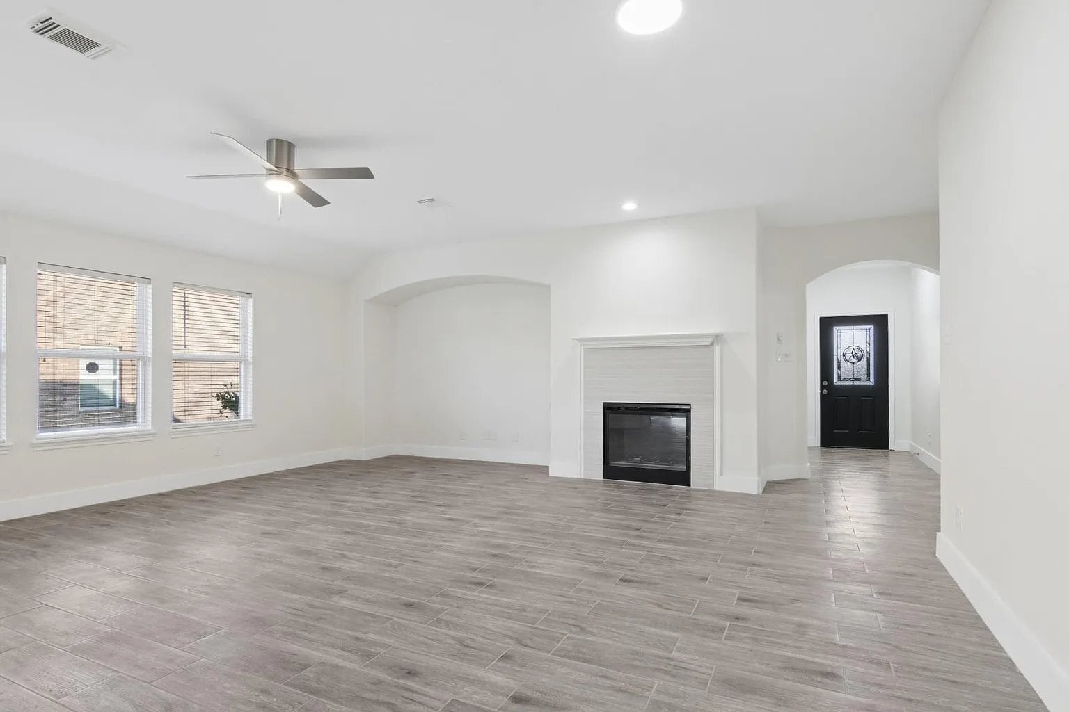 Building Photo - 17910 Royal Gate Ln