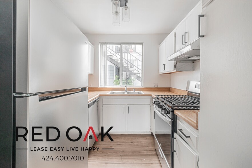 Building Photo - 7025 Vassar Ave