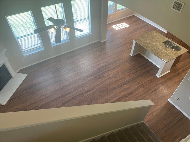 Building Photo - 109 Wimberley St